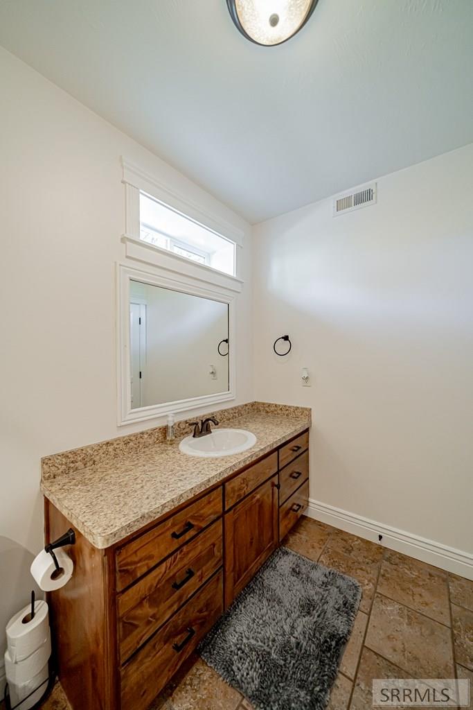 4311 E 265 N Property Photo 64