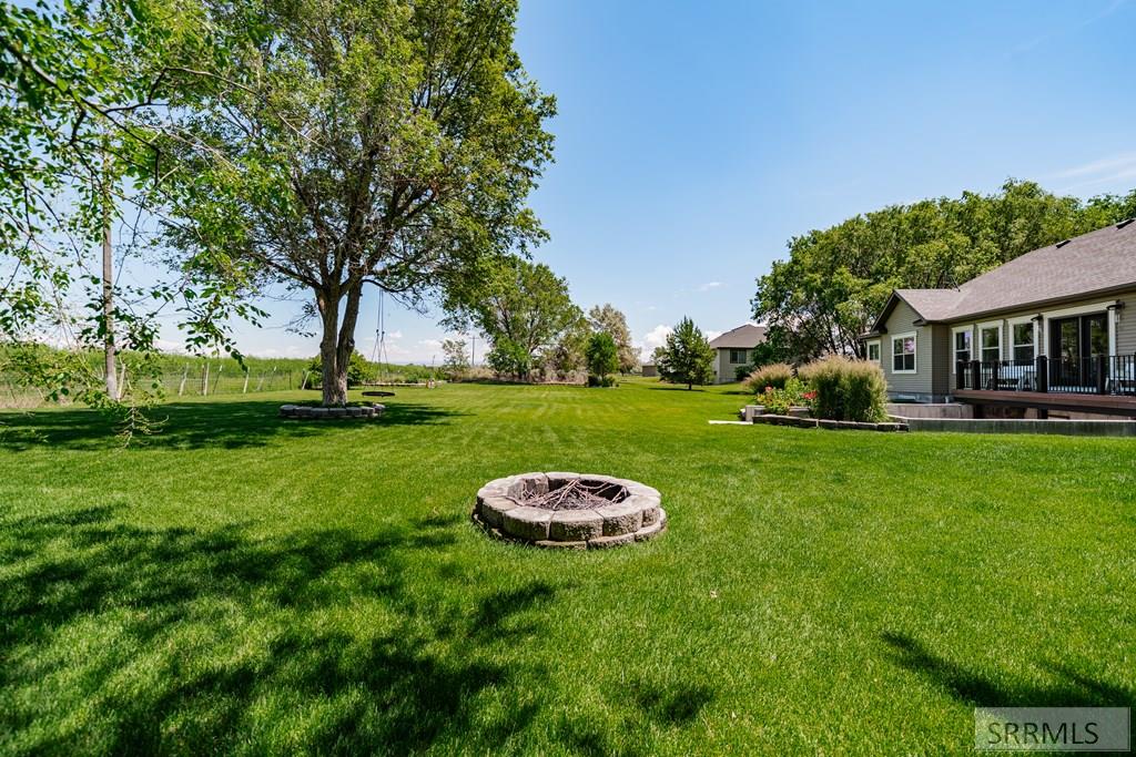 4311 E 265 N Property Photo 74