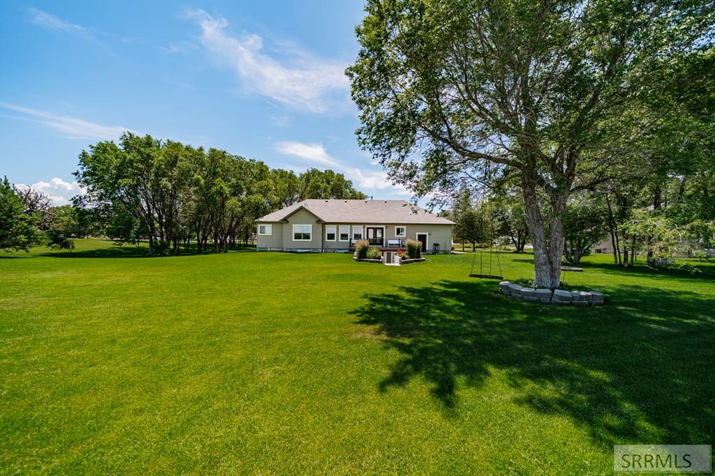 4311 E 265 N Property Photo 76