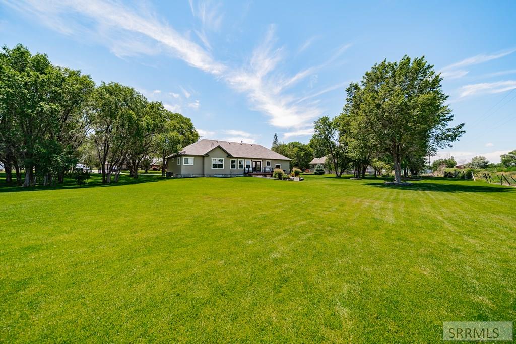 4311 E 265 N Property Photo 78