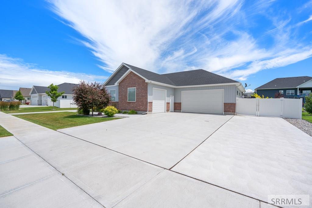 5276 Rock Hollow Lane Property Photo 3