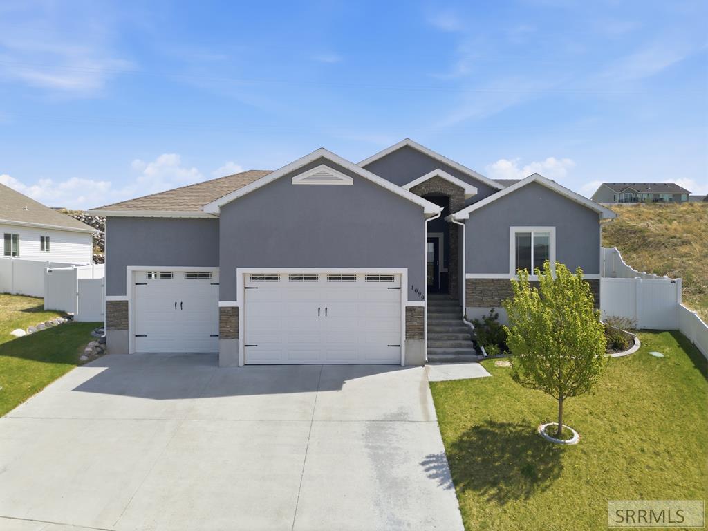 1099 Dolostone Property Photo 1
