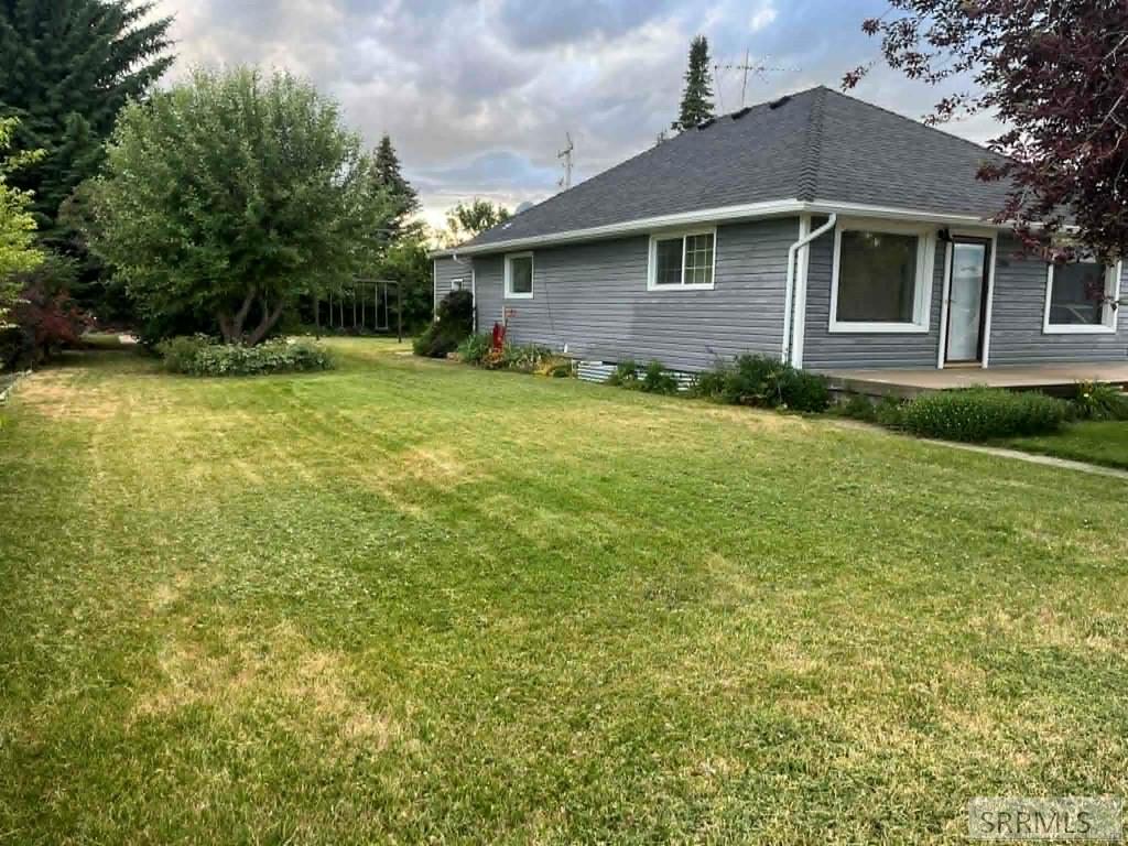 906 S Main Street Property Photo 2