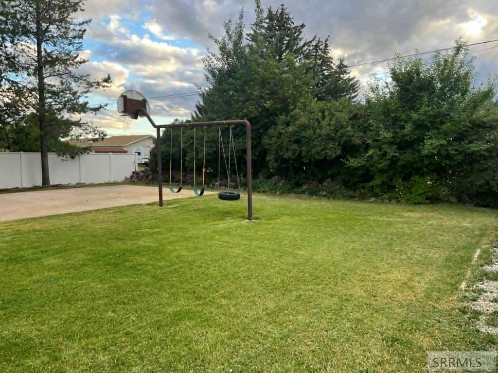 906 S Main Street Property Photo 36