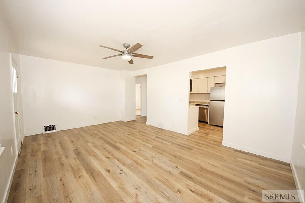 1337 E Lewis Street Property Photo 3