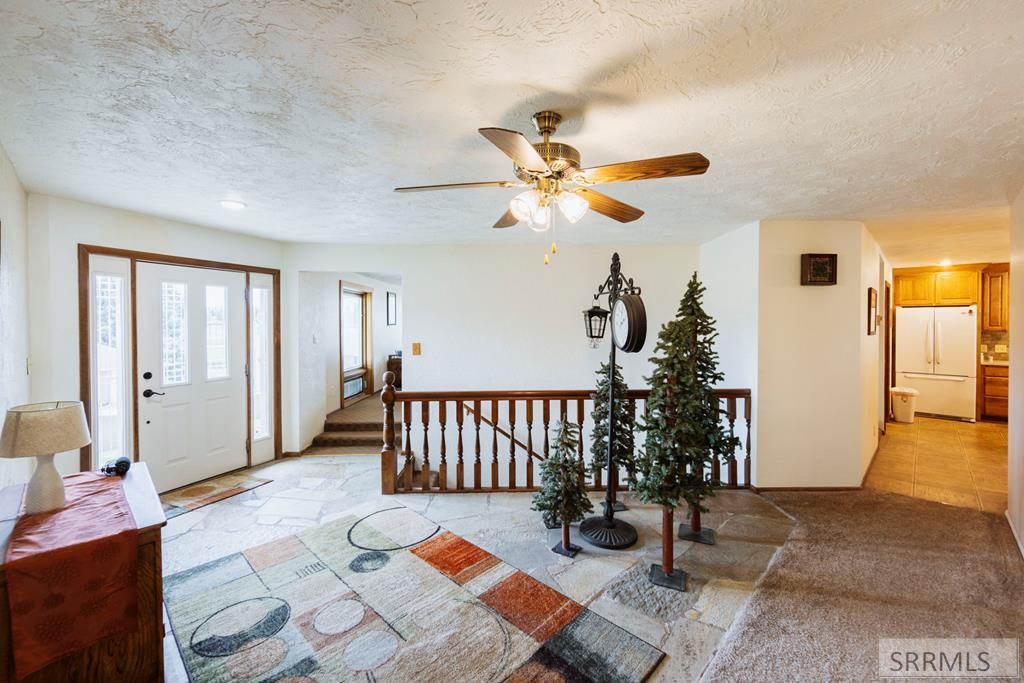 2255 E Greenbrier Drive Property Photo 8