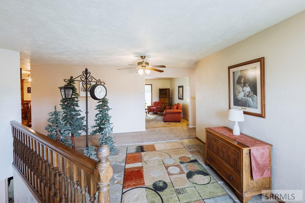 2255 E Greenbrier Drive Property Photo 10