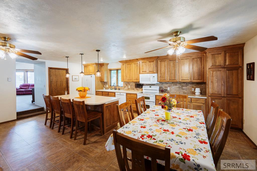 2255 E Greenbrier Drive Property Photo 19