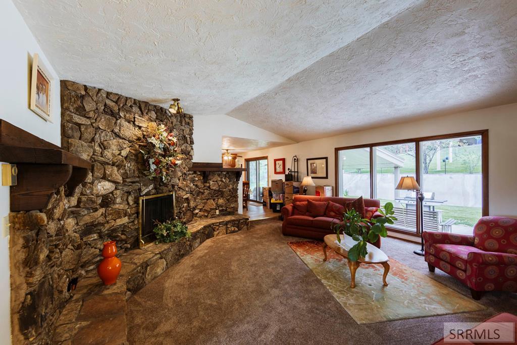 2255 E Greenbrier Drive Property Photo 21