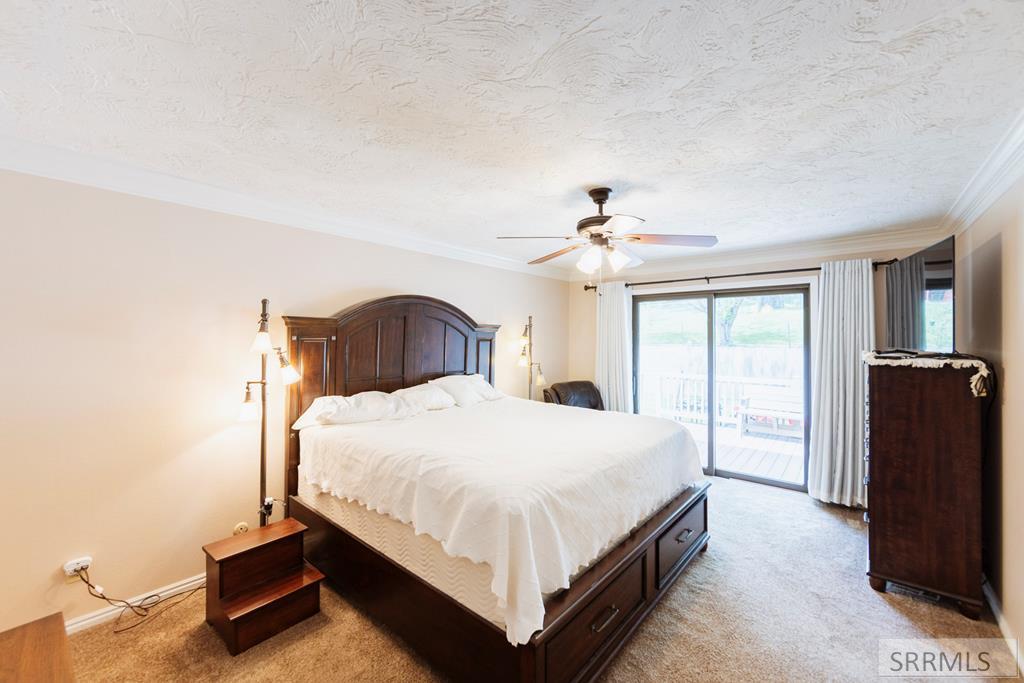 2255 E Greenbrier Drive Property Photo 25