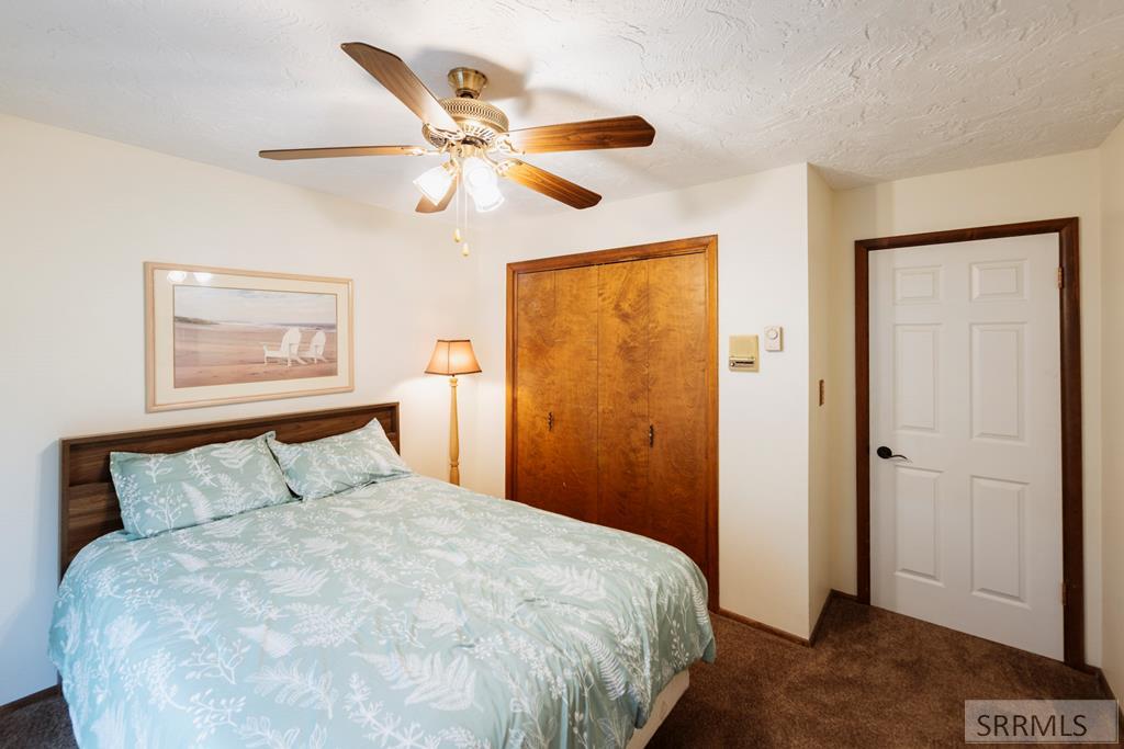 2255 E Greenbrier Drive Property Photo 34