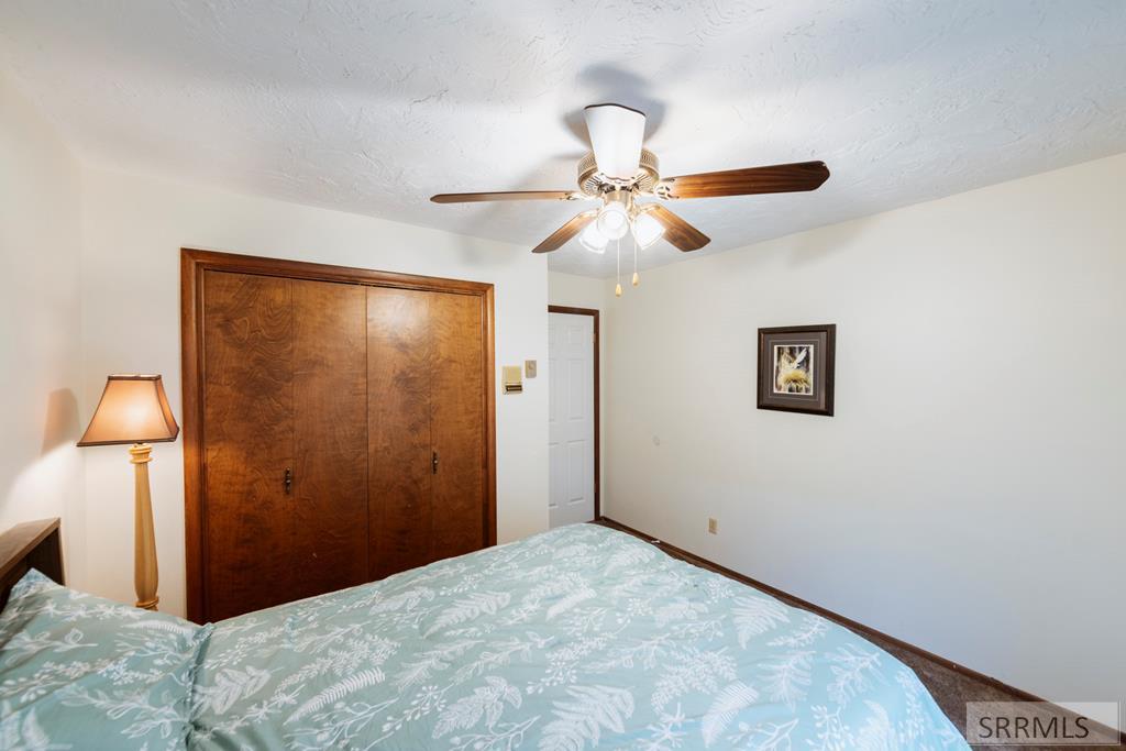 2255 E Greenbrier Drive Property Photo 35