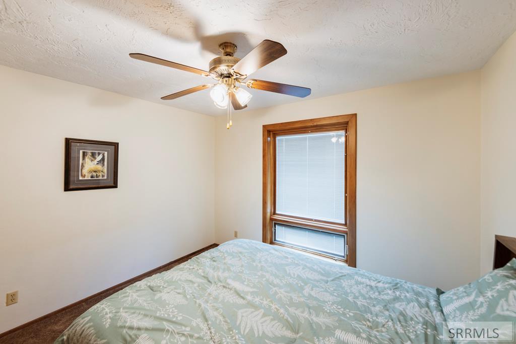 2255 E Greenbrier Drive Property Photo 36