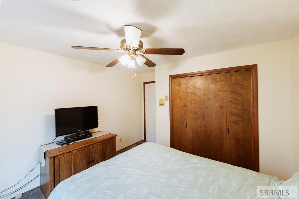 2255 E Greenbrier Drive Property Photo 40