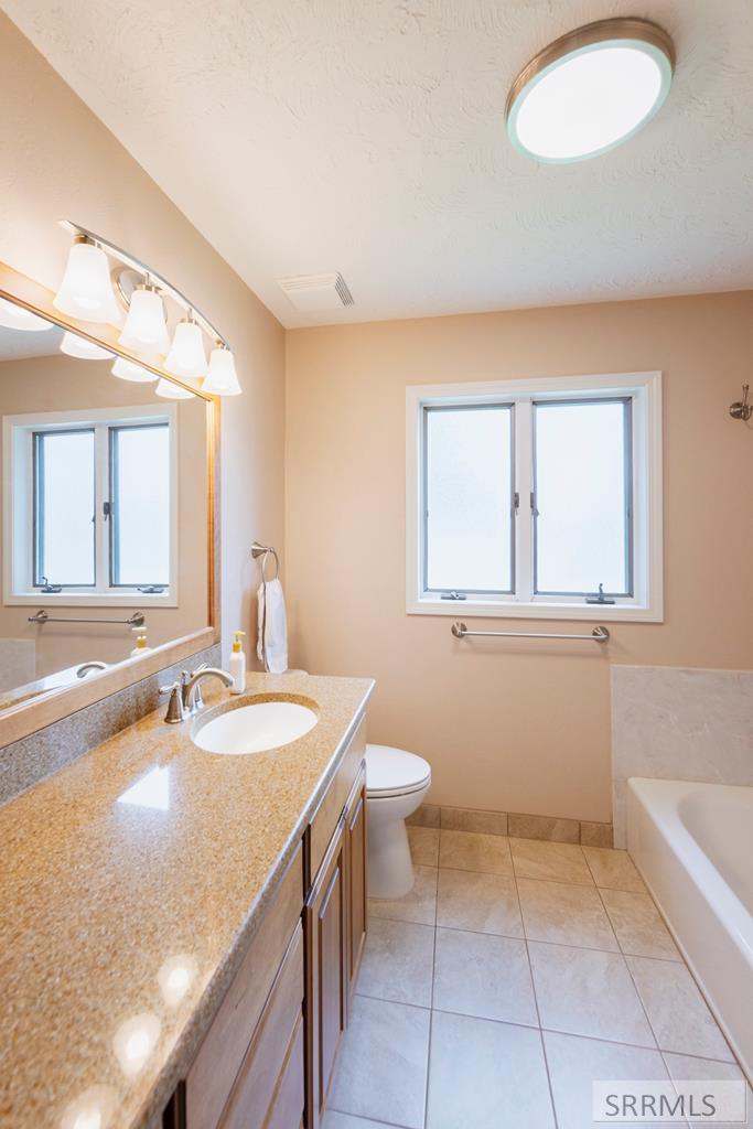 2255 E Greenbrier Drive Property Photo 41