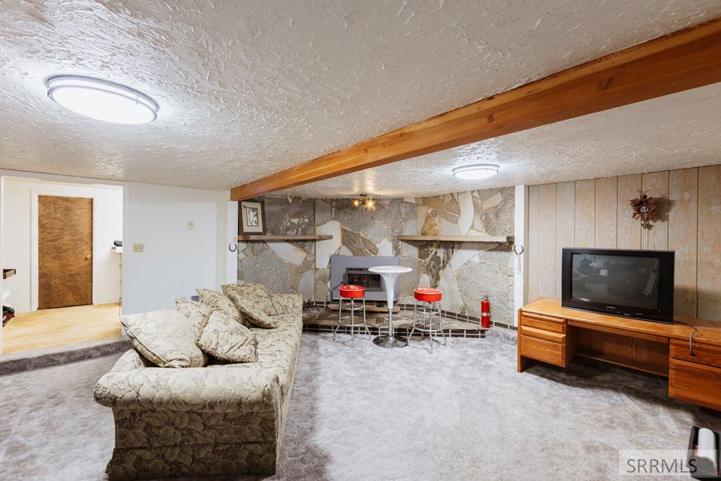 2255 E Greenbrier Drive Property Photo 48