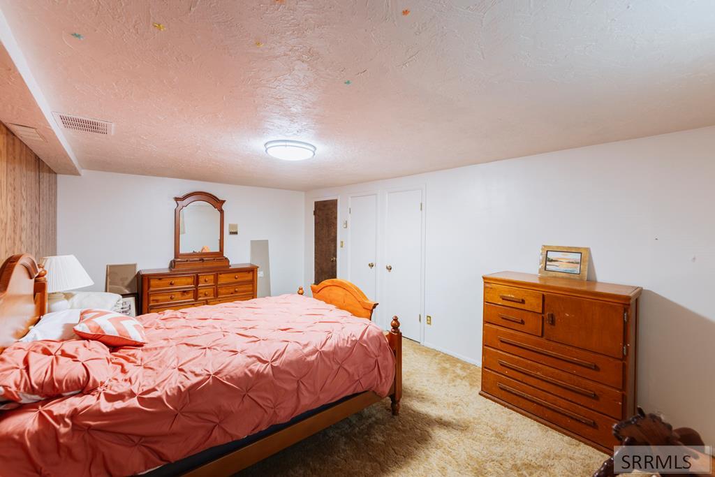 2255 E Greenbrier Drive Property Photo 58