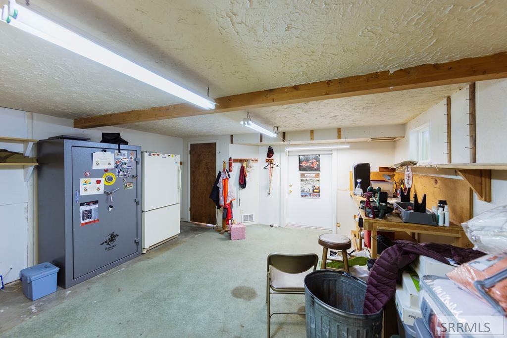 2255 E Greenbrier Drive Property Photo 61