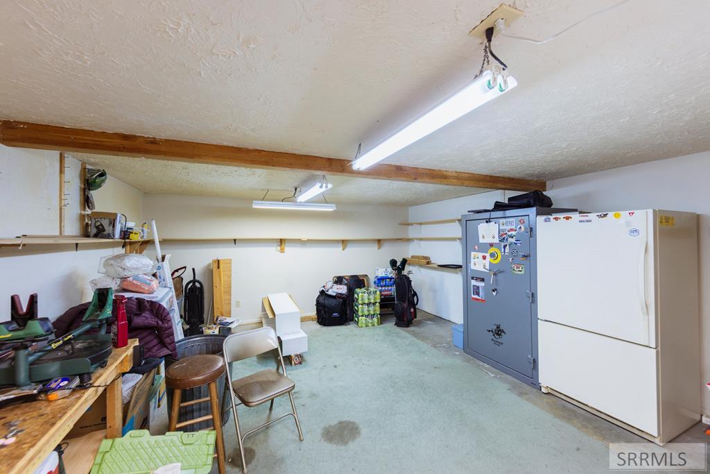 2255 E Greenbrier Drive Property Photo 62