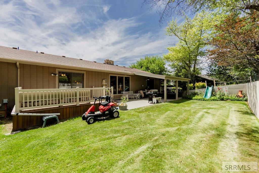 2255 E Greenbrier Drive Property Photo 67