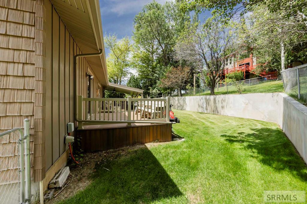 2255 E Greenbrier Drive Property Photo 68