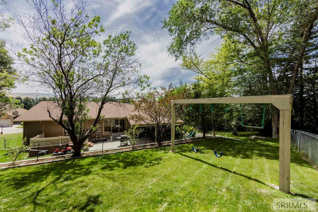 2255 E Greenbrier Drive Property Photo 74