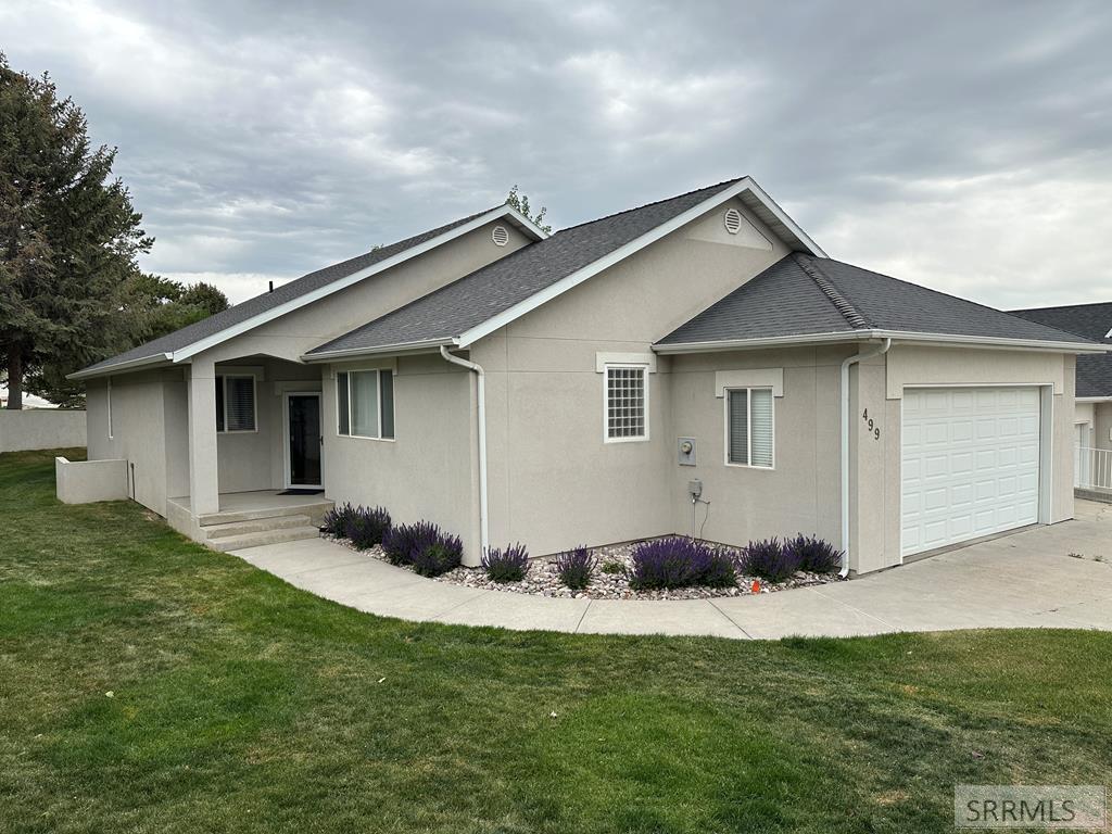 499 Pebble Lane Property Photo