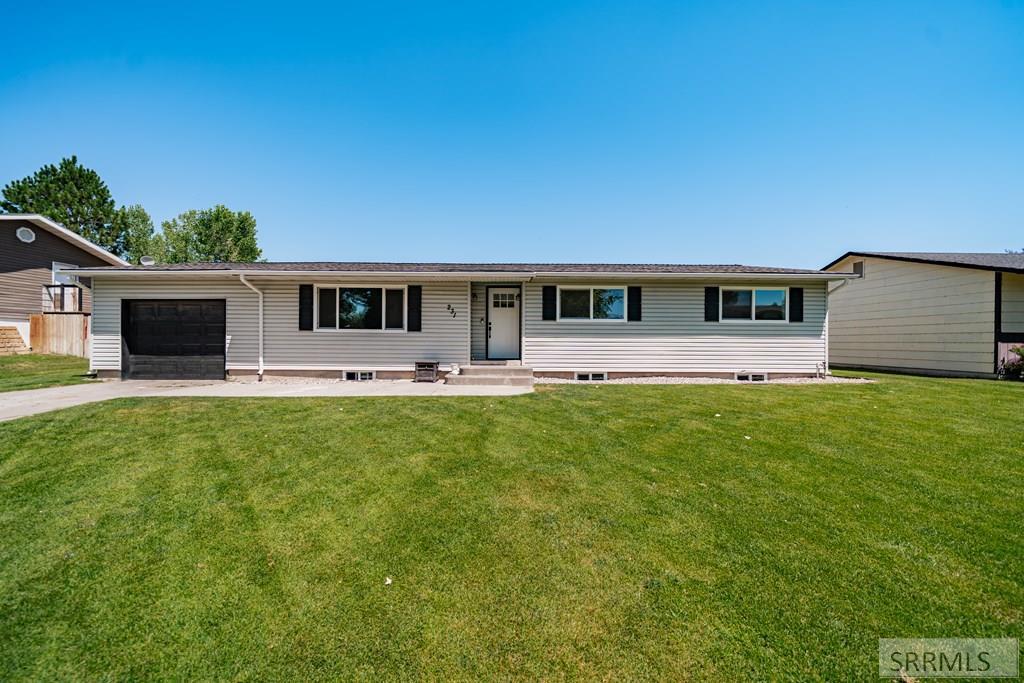 231 Meadowlark Drive Property Photo 1