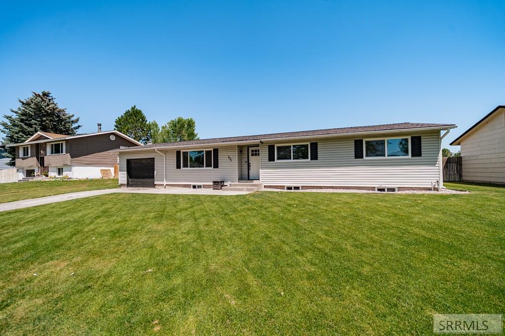 231 Meadowlark Drive Property Photo 2
