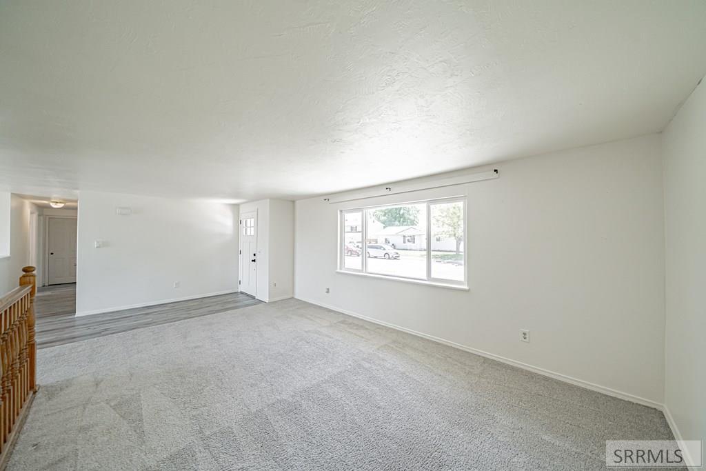 231 Meadowlark Drive Property Photo 3