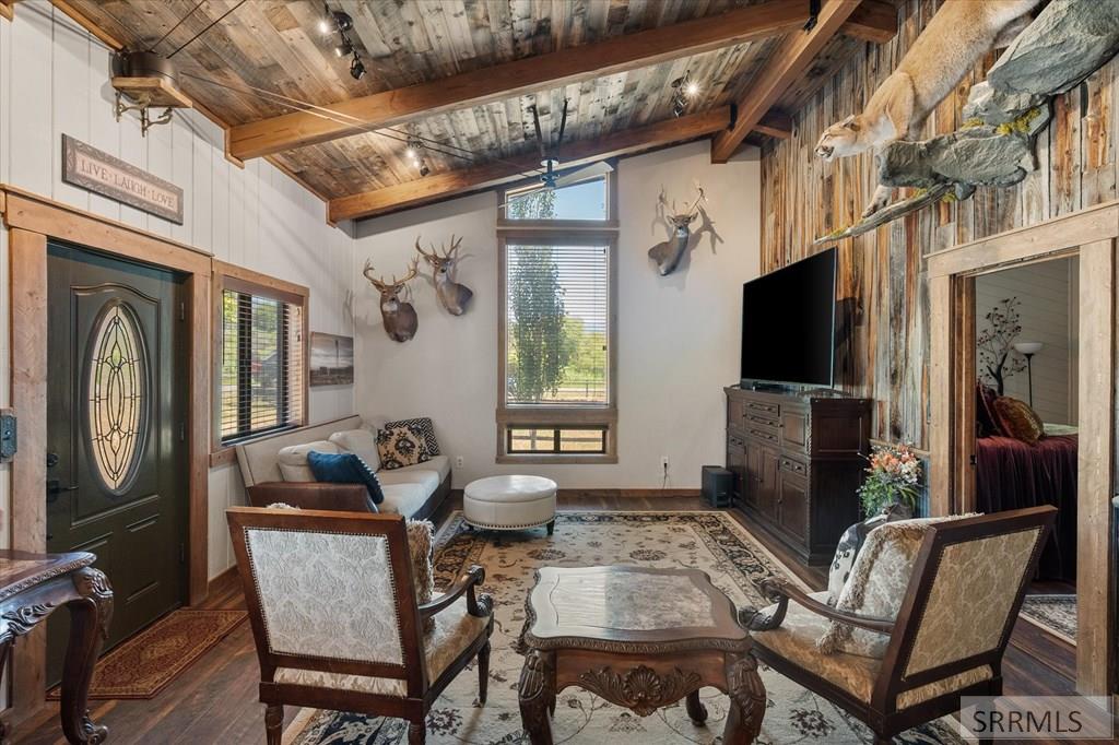 189 Lemhi Road Property Photo 7
