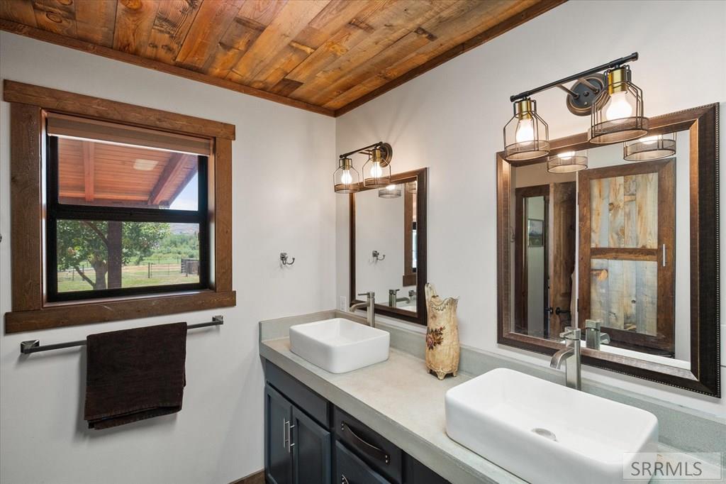 189 Lemhi Road Property Photo 14