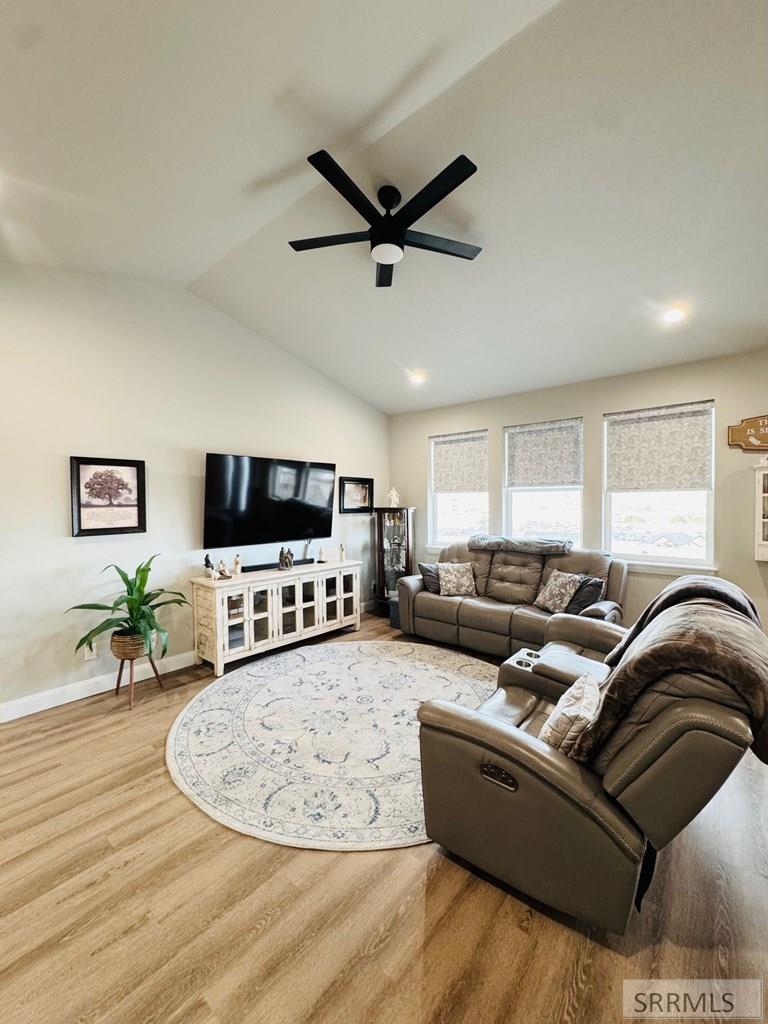 1158 Dolostone Property Photo 3