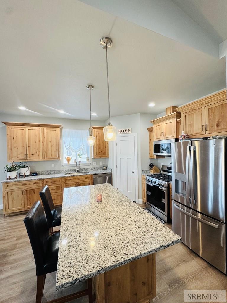 1158 Dolostone Property Photo 5