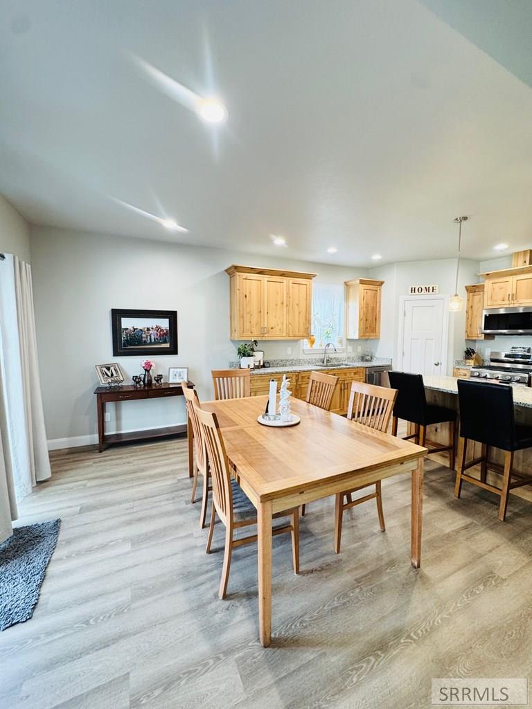 1158 Dolostone Property Photo 7