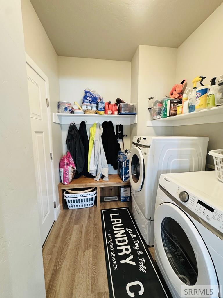 1158 Dolostone Property Photo 8