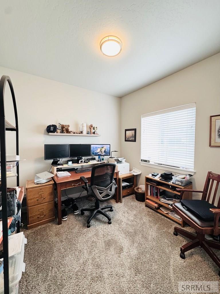 1158 Dolostone Property Photo 12