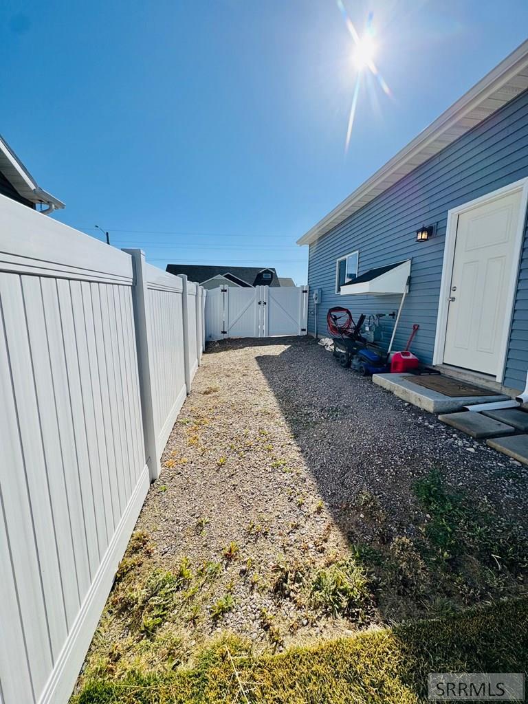 1158 Dolostone Property Photo 32