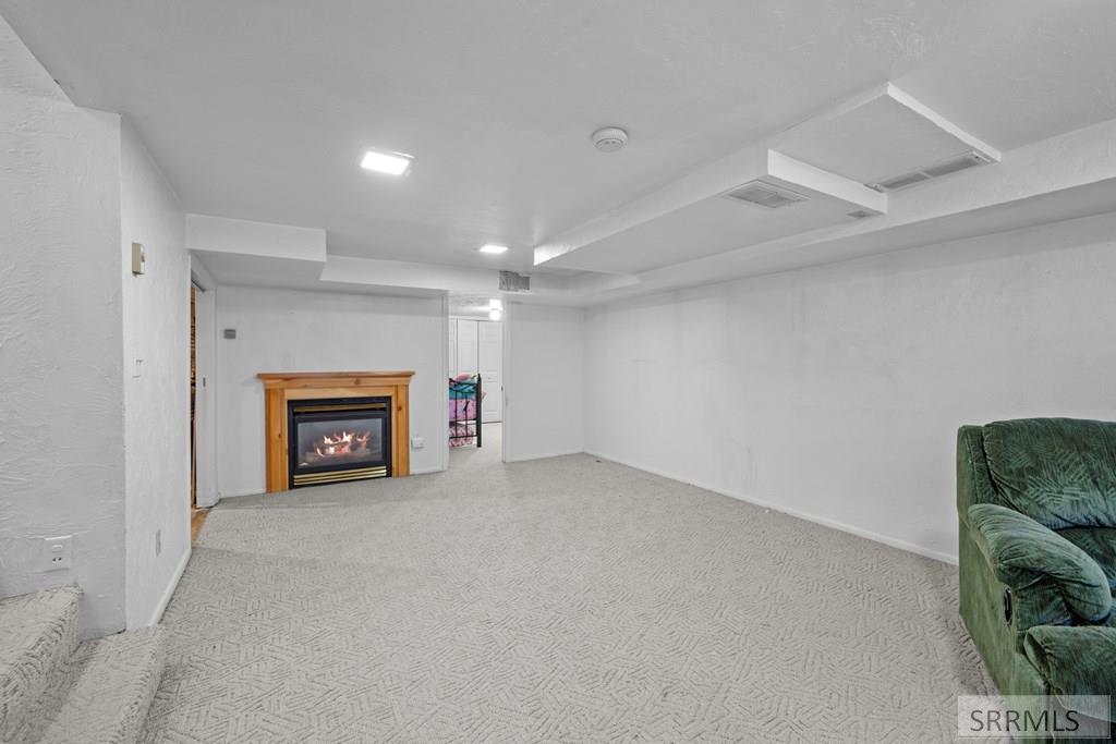 396 W 2nd S Property Photo 32