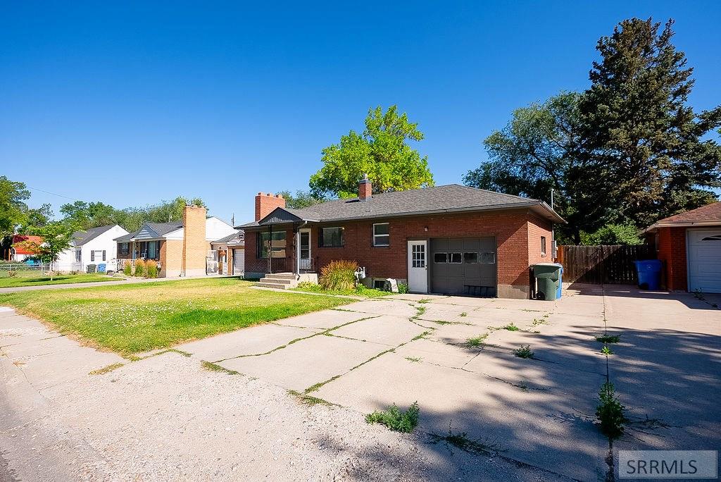 634 W Pine Street Property Photo 2