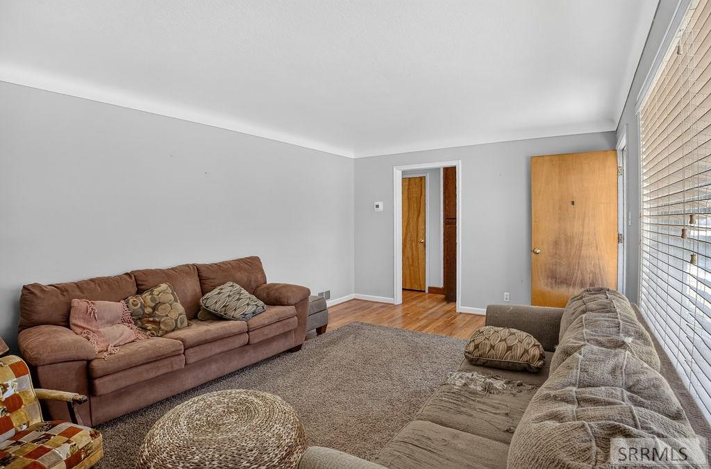 634 W Pine Street Property Photo 7