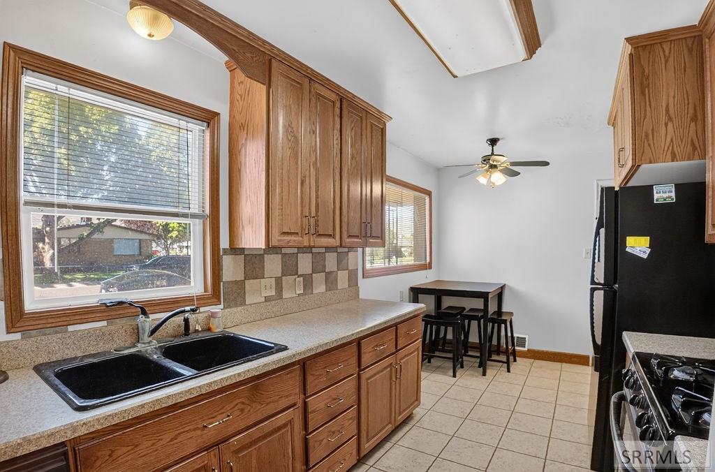 634 W Pine Street Property Photo 10