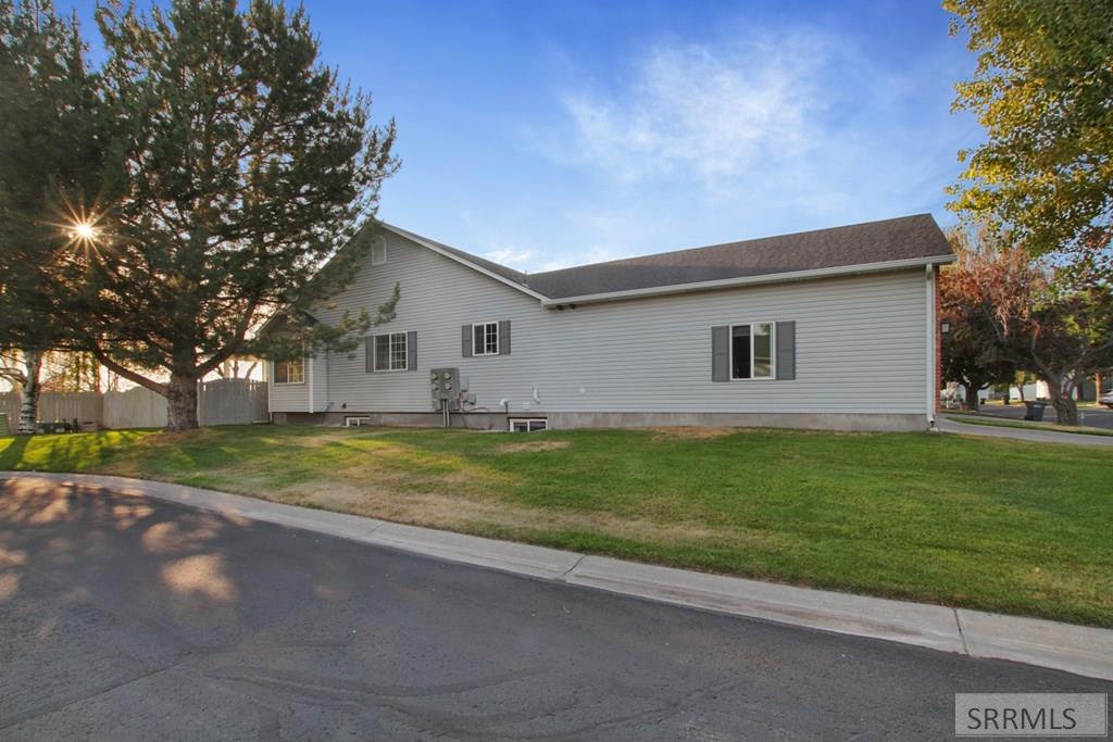 3082 Thayer Bridge Circle Property Photo 2