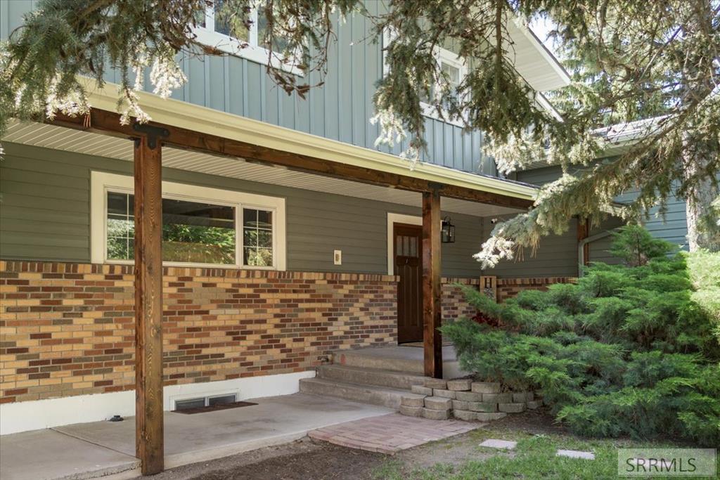1401 Chokecherry Dr Property Photo 1
