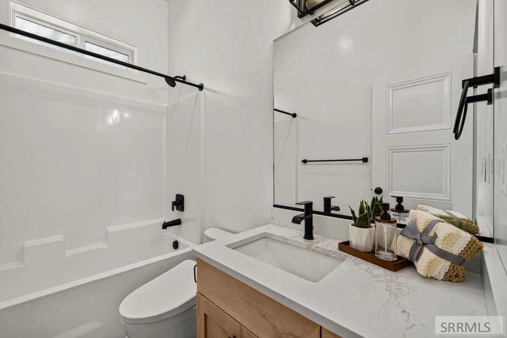 7013 Crispin Dr Property Photo 24