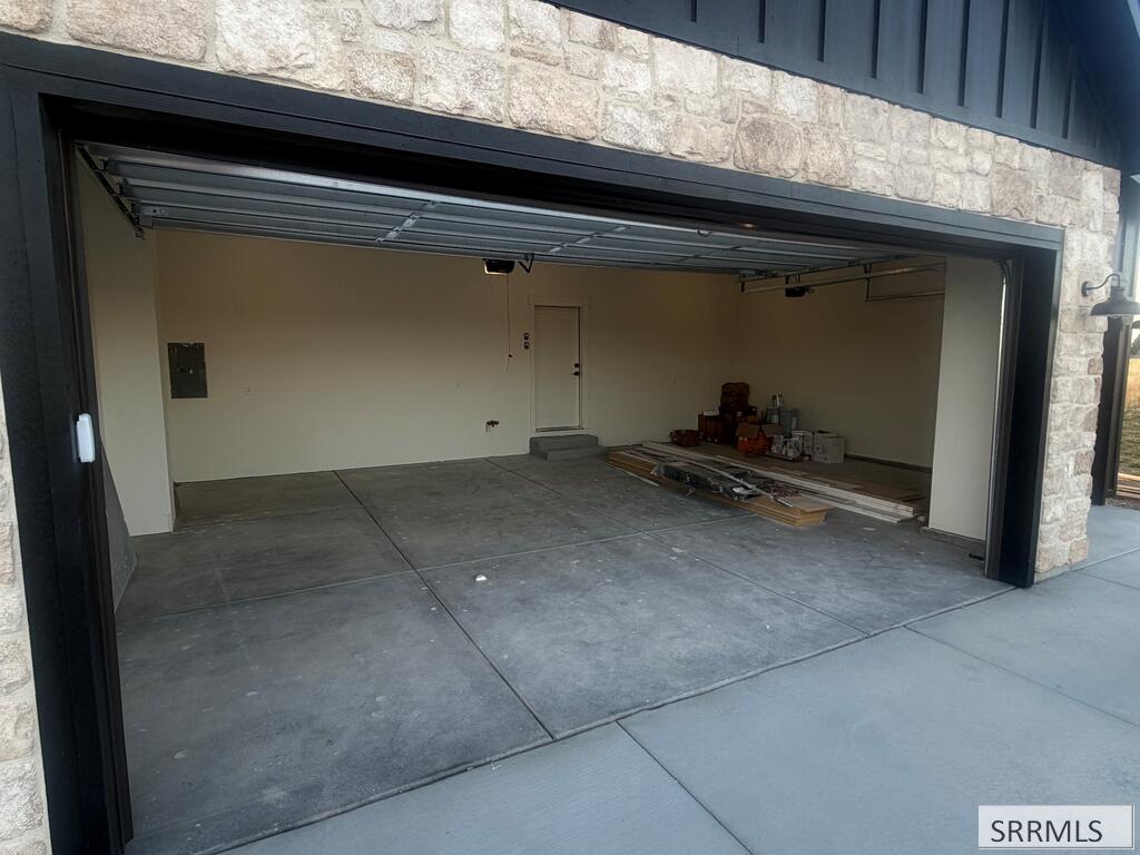 275 N 2340 E Property Photo 5