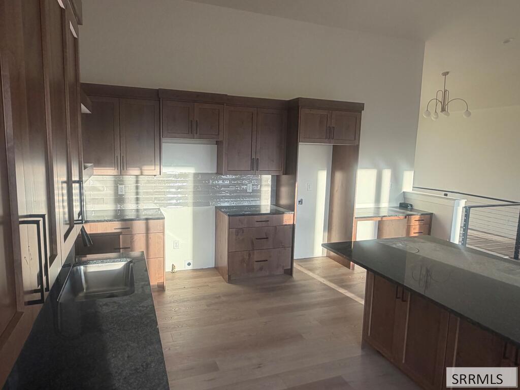 275 N 2340 E Property Photo 11