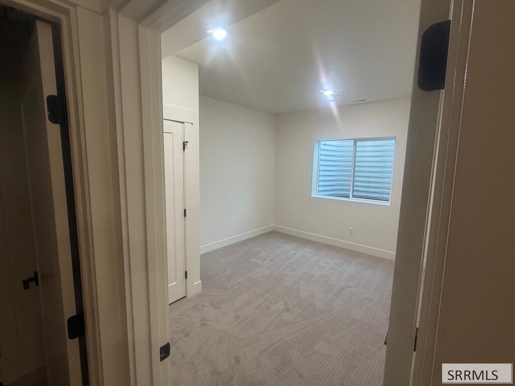 275 N 2340 E Property Photo 18