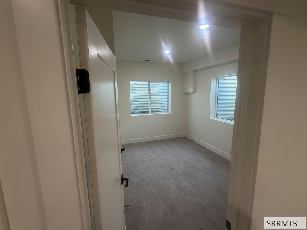 275 N 2340 E Property Photo 28