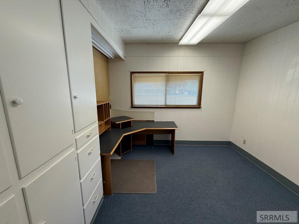 1725 Riverton Road Property Photo 12